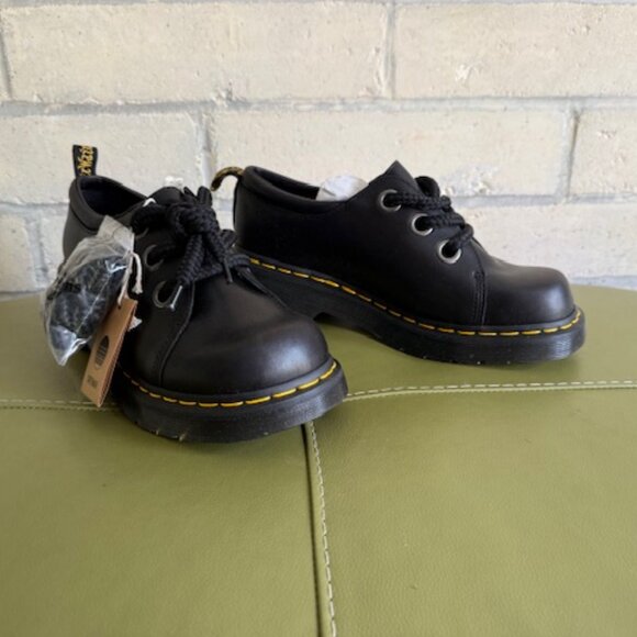 Dr. Martens Cranford oxford black size US W 10 / UK 8 NIB - Picture 2 of 8